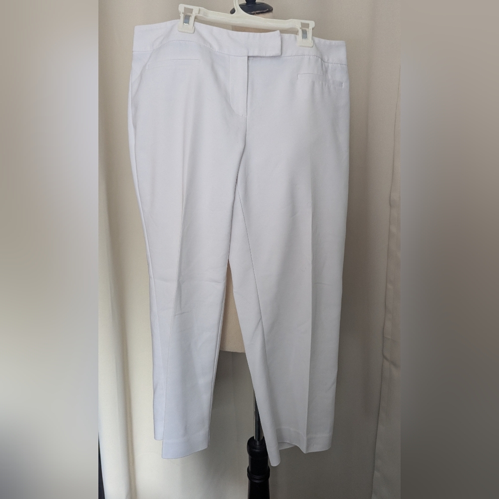 Apt 9 White Dress Capris, Size 10